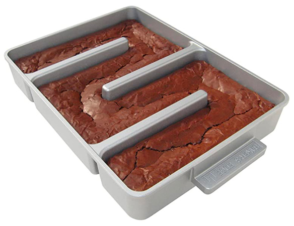 Baker's Edge Nonstick Edge Brownie Pan