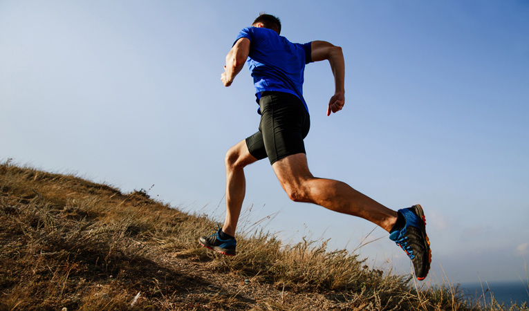 30 nützliche Geschenke für Läufer, die ihr Tempo verbessern wollen