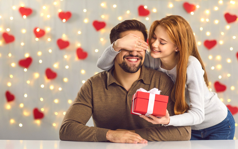26 Anniversary Gifts for Him That Will Make The Day Special