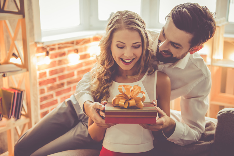 28 Lovely Gift Ideas for Your Amazing Wife