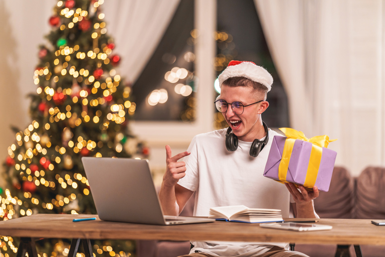 17 Trending Christmas Gifts for 16-Year-Old Boys in 2023