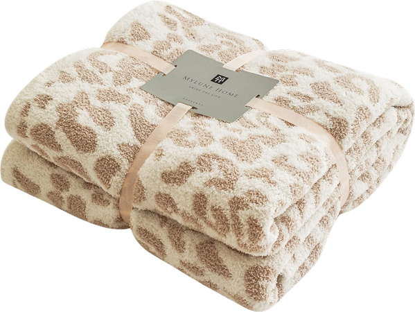 Ultra-Soft Leopard Print Cozy Blanket